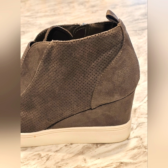 MIA Hidden Wedges - Picture 3 of 6